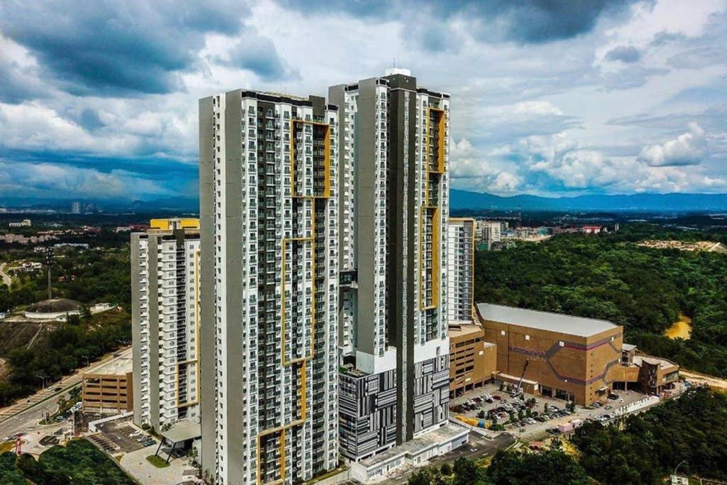 盛婷民宿a S&Thomez 2Bedrooms Mesamall Wifi Klia Usim Miu Inti Nu Nilai Exterior photo
