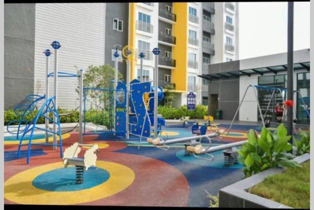 盛婷民宿a S&Thomez 2Bedrooms Mesamall Wifi Klia Usim Miu Inti Nu Nilai Exterior photo